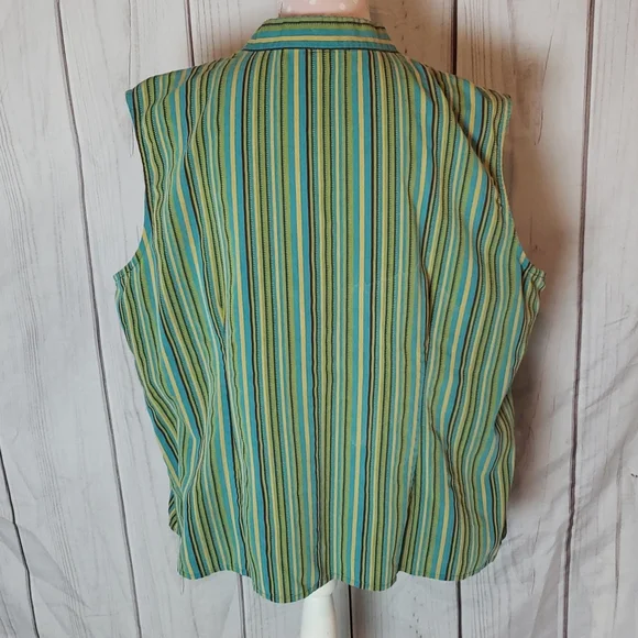 Beautiful stripe top - Picture 2 of 5